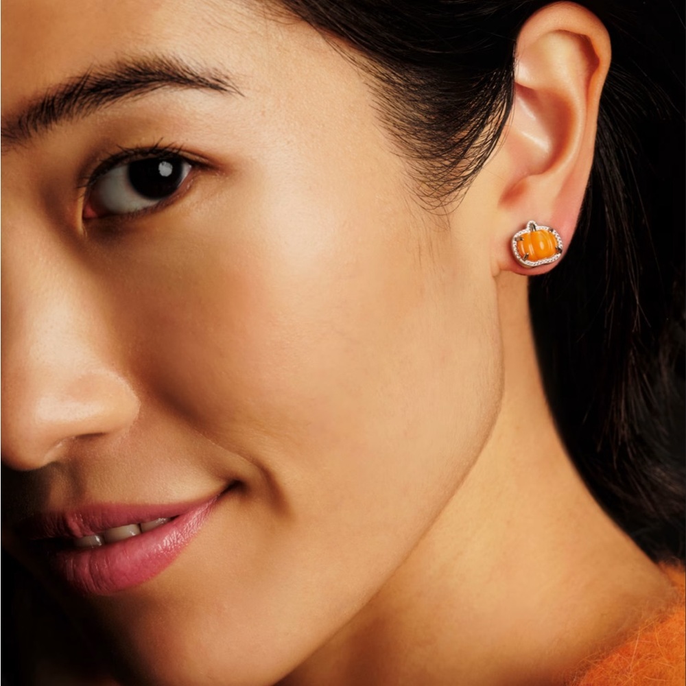 NEW Kendra Scott Ivory Pumpkin Stud Earrings Gold MOP - Picture 3 of 4